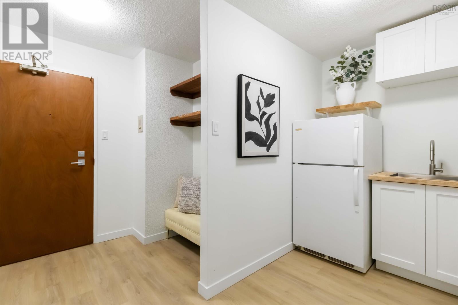 1105 5572 North Ridge Road Property Photo 17