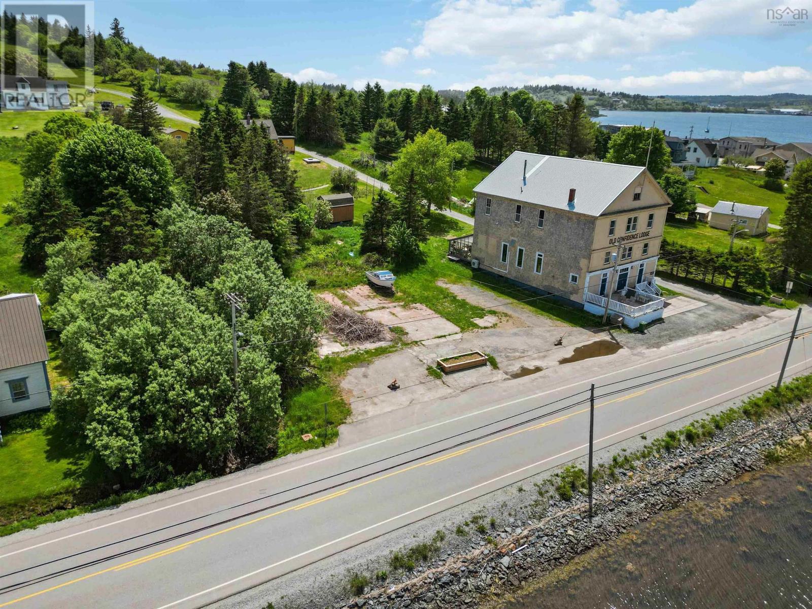 3827 Highway 332 Property Photo 18