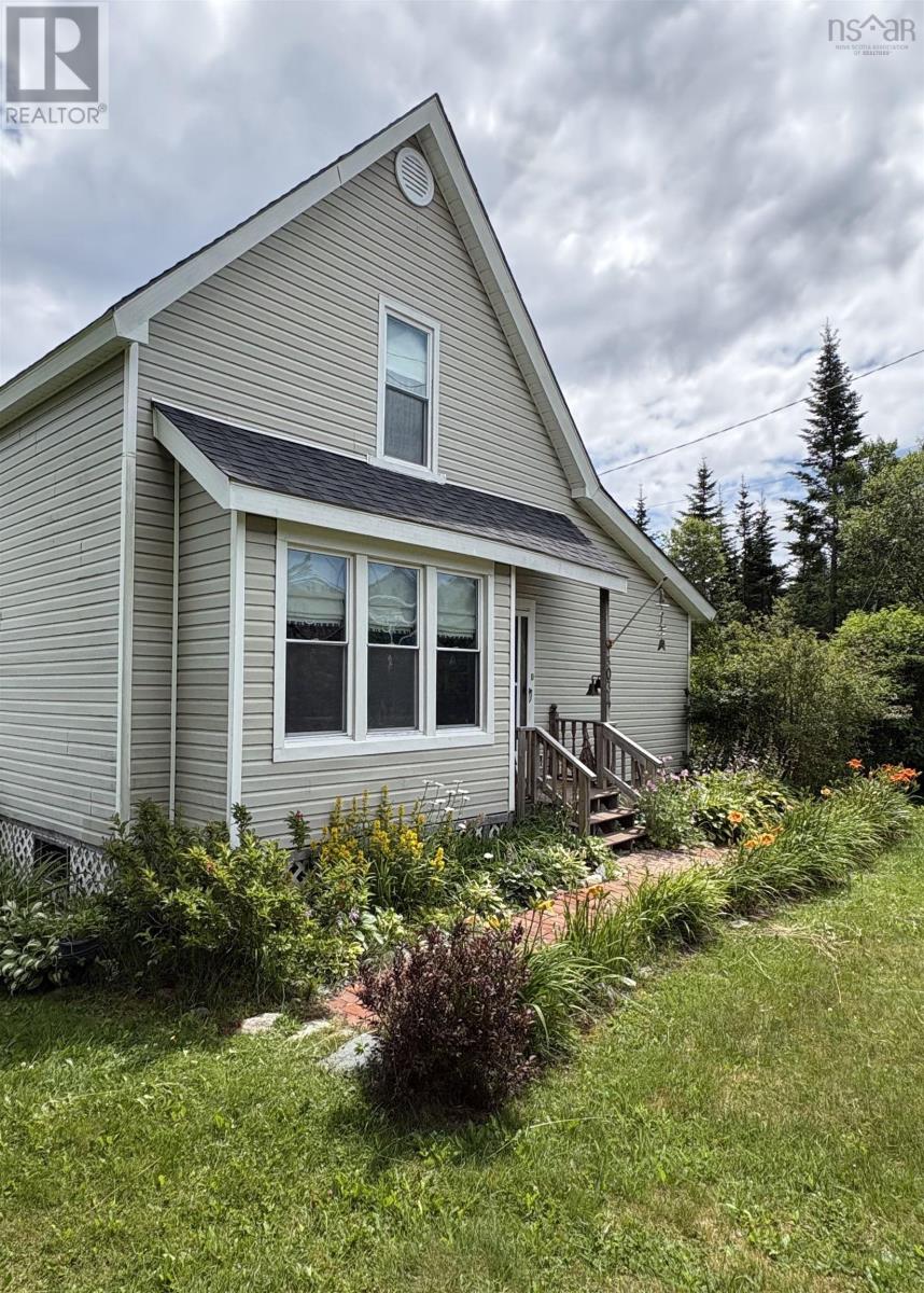 5034 Highway 7 Property Photo 2
