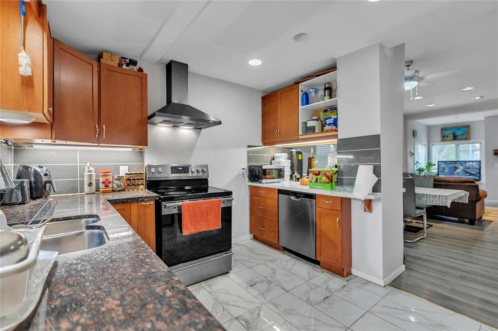 544 Toronto Street Property Photo 9