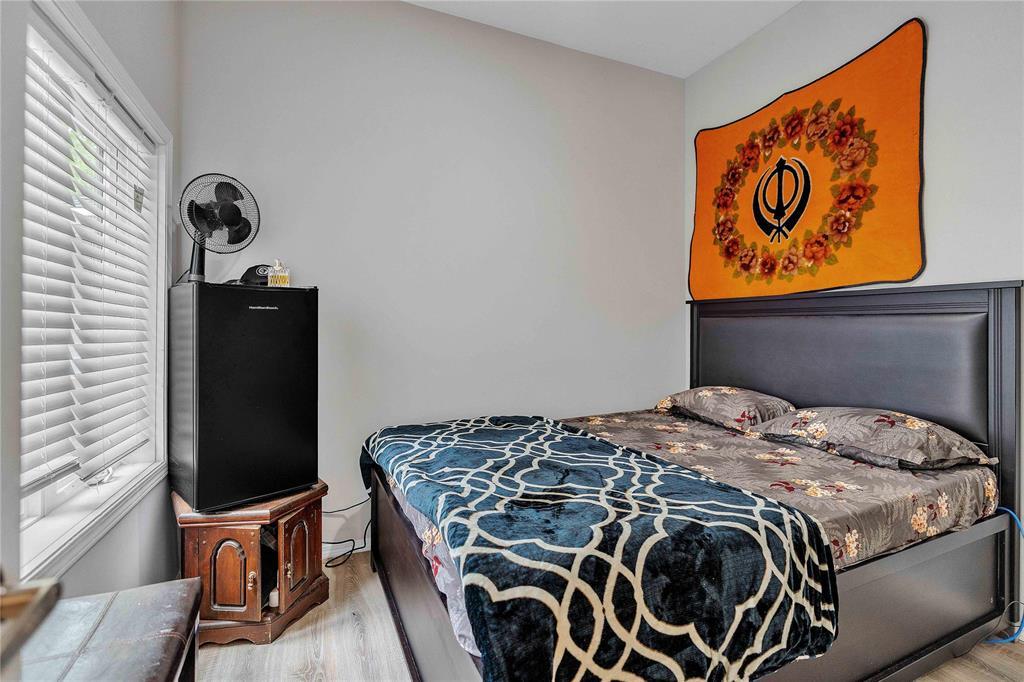 544 Toronto Street Property Photo 11