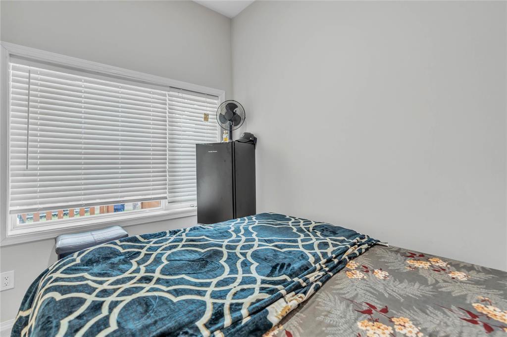 544 Toronto Street Property Photo 12