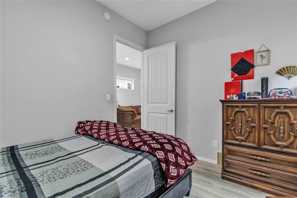 544 Toronto Street Property Photo 14