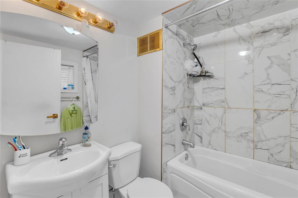 544 Toronto Street Property Photo 20