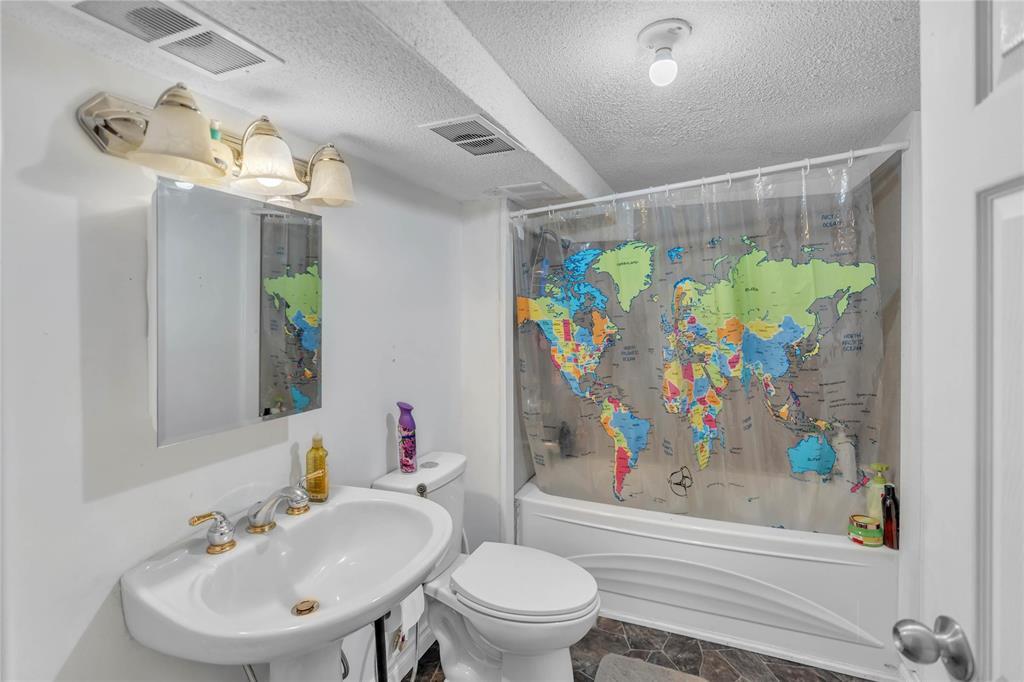 544 Toronto Street Property Photo 21
