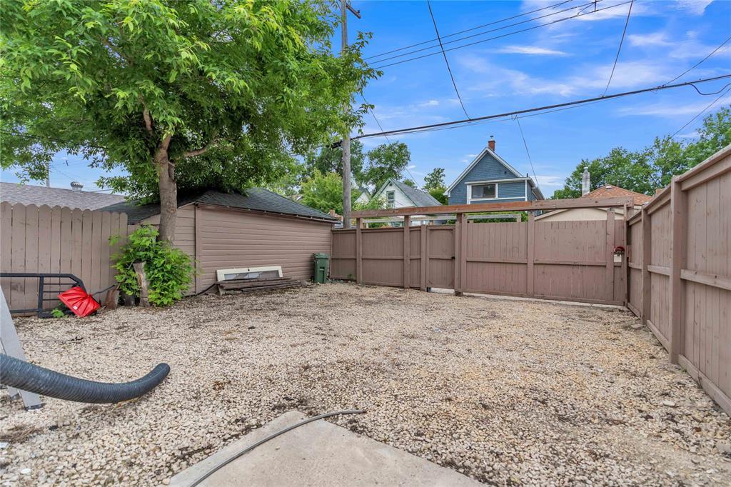 544 Toronto Street Property Photo 22