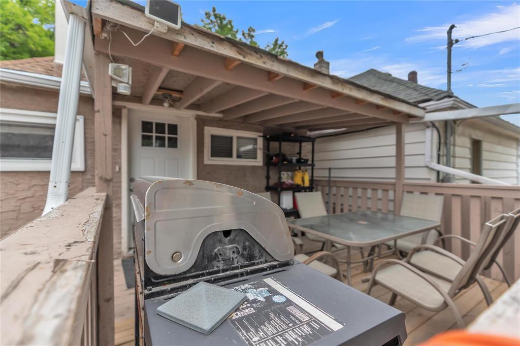 544 Toronto Street Property Photo 23