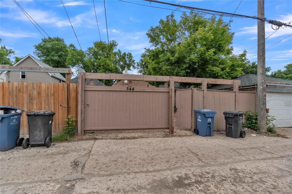 544 Toronto Street Property Photo 25