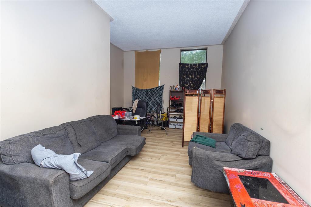934 Rosser Avenue Property Photo 23