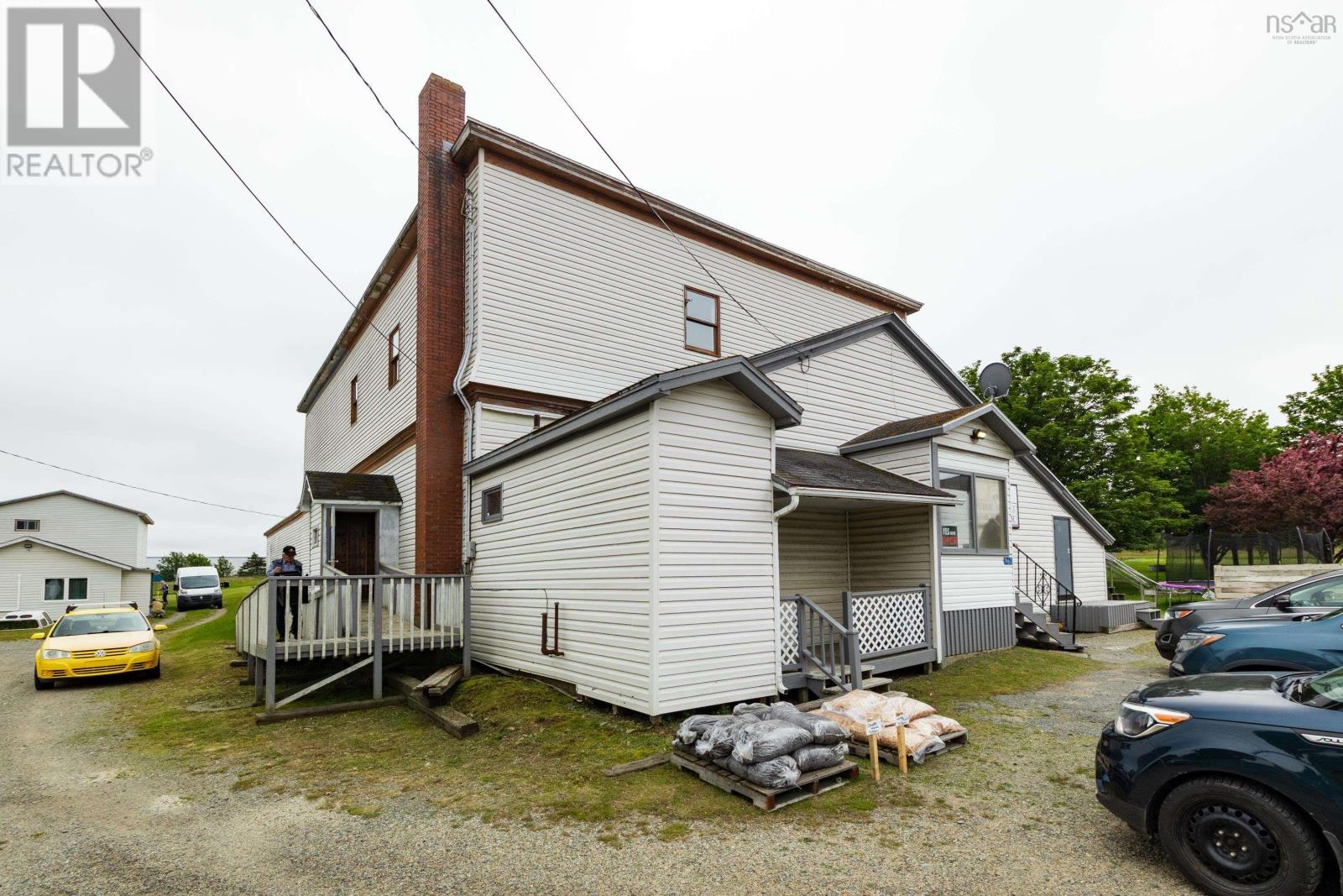 960 Highway 1 Property Photo 5