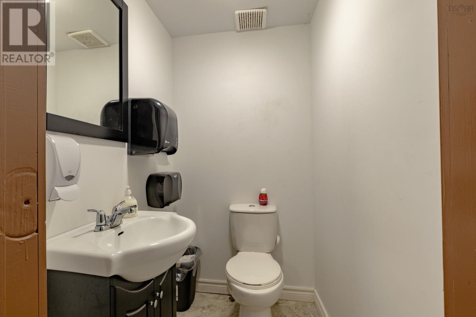 960 Highway 1 Property Photo 12
