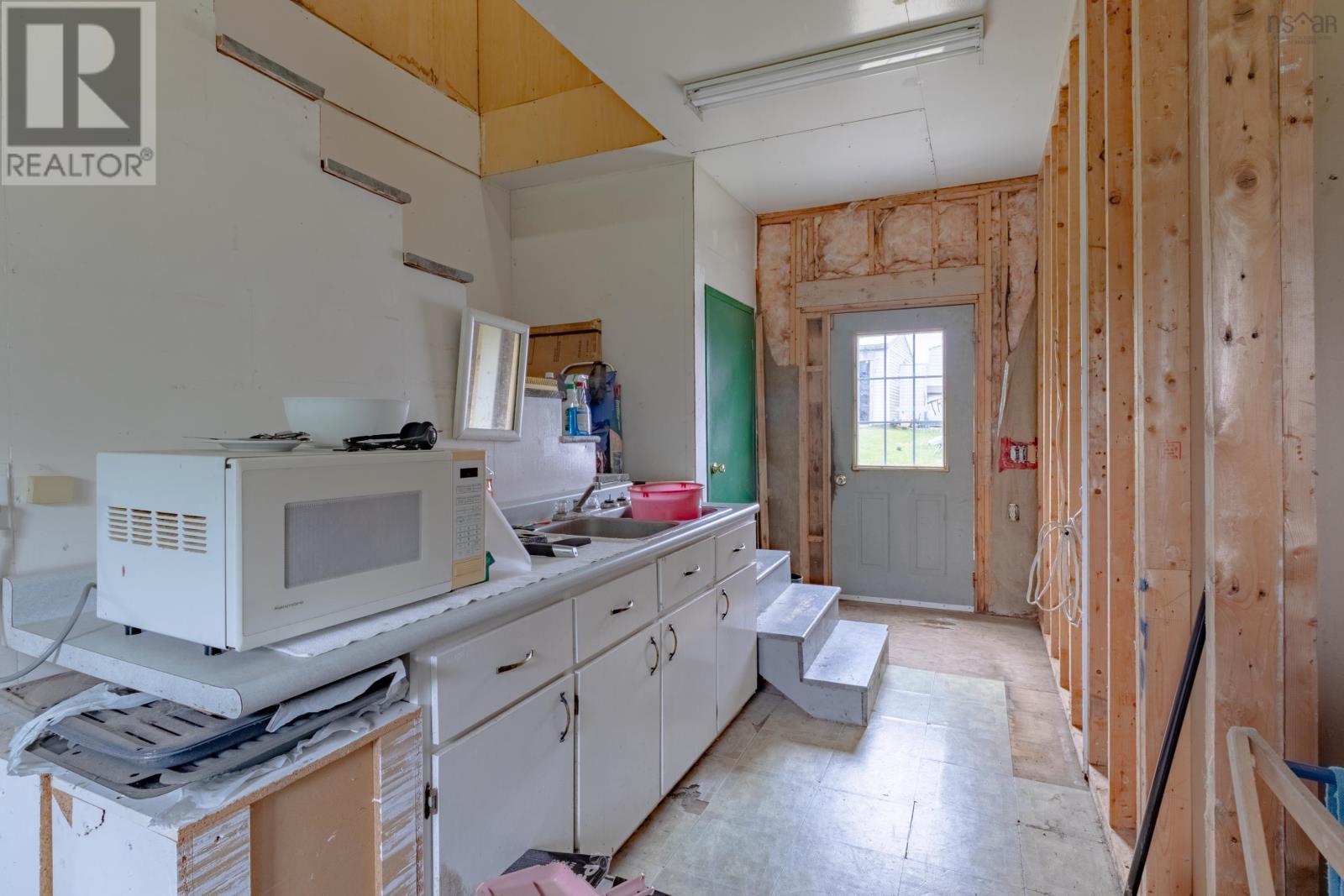 960 Highway 1 Property Photo 41