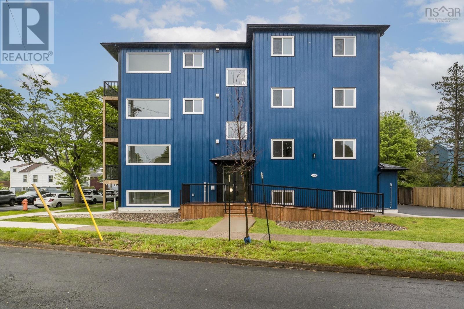 1 5698 Normandy Drive