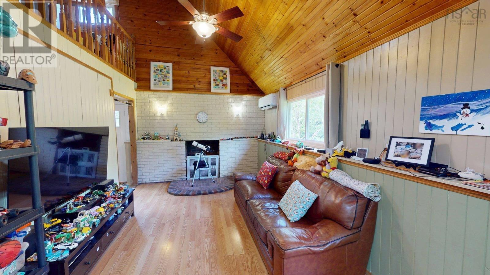 2554 Highway 7 Highway Property Photo 4