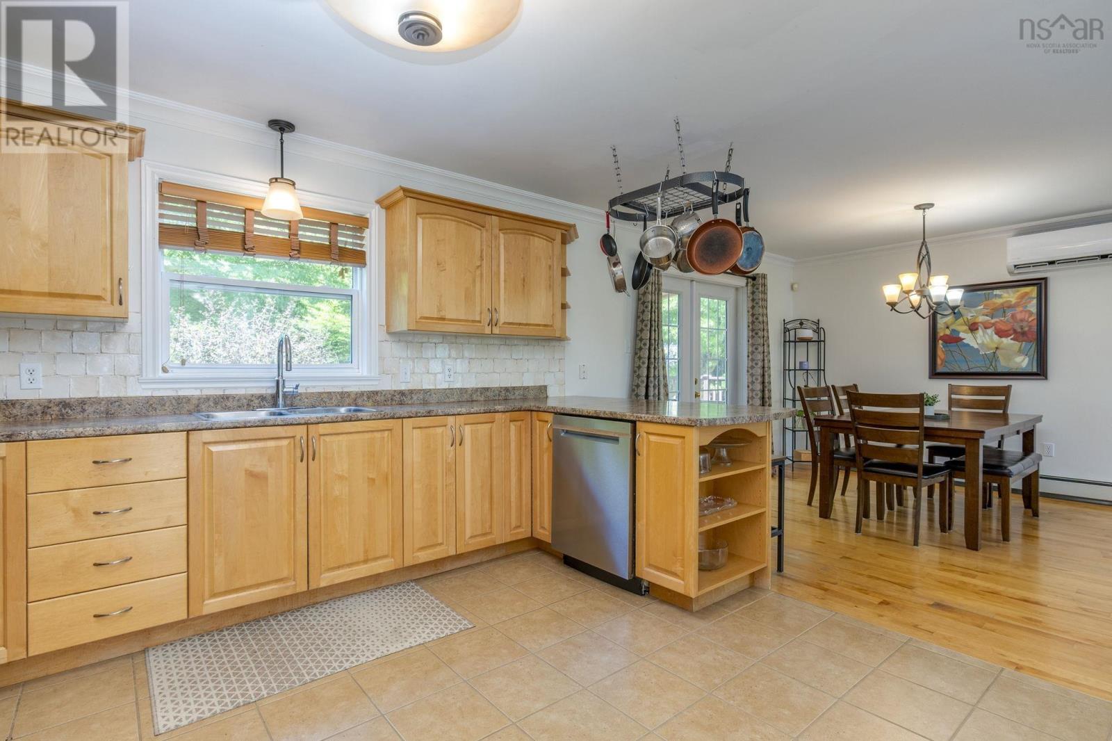 980 White Hills Run Property Photo 10