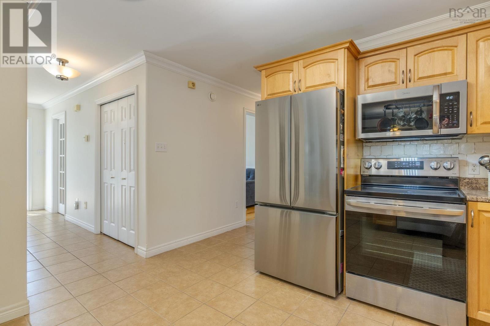 980 White Hills Run Property Photo 12