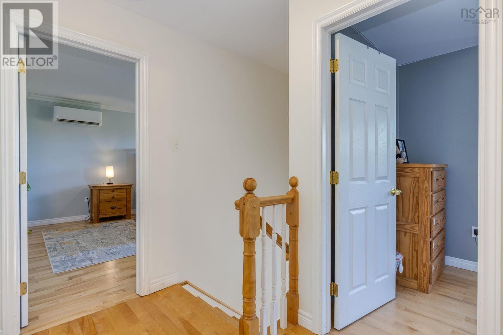 980 White Hills Run Property Photo 24