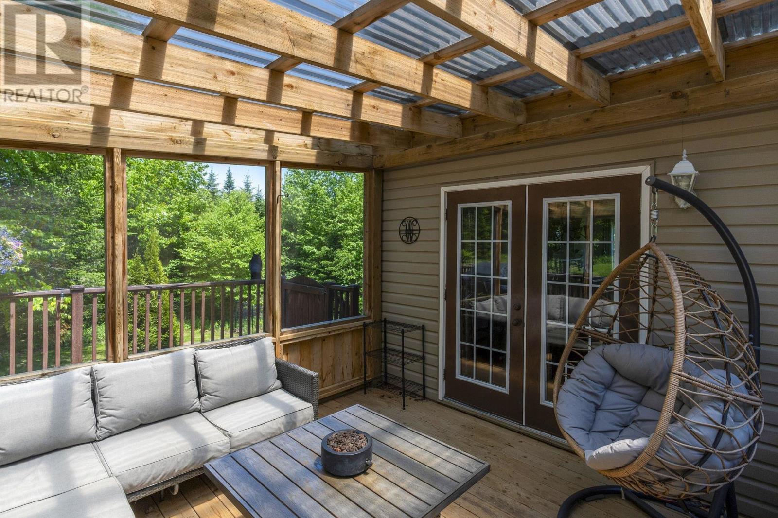 980 White Hills Run Property Photo 32