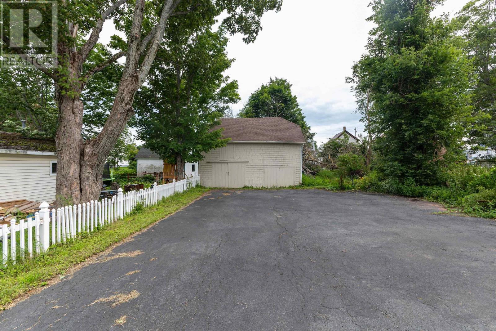 12 & 14 Pictou Road Property Photo 42