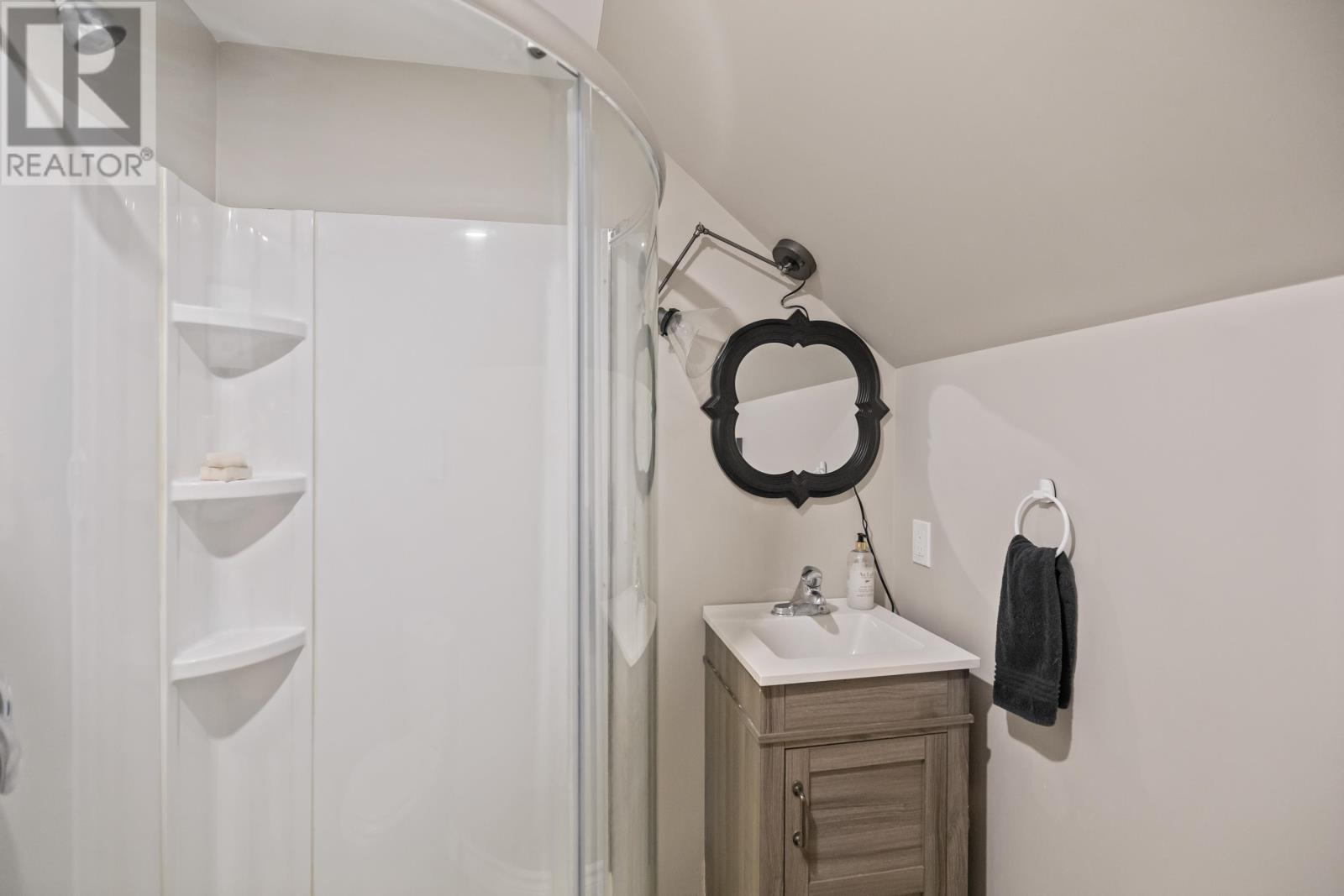 18 Shore Road Property Photo 42