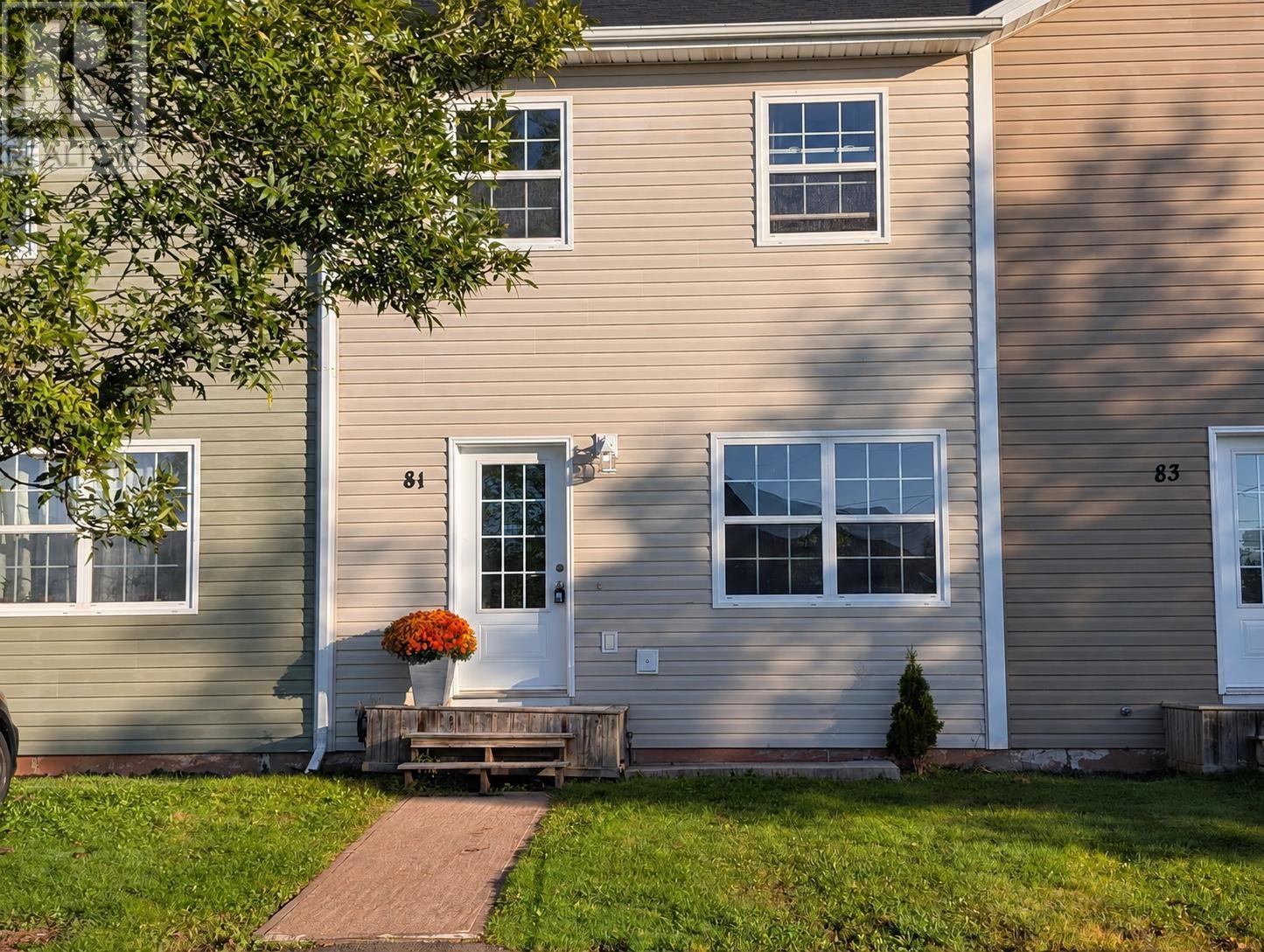 81 Westridge Crescent