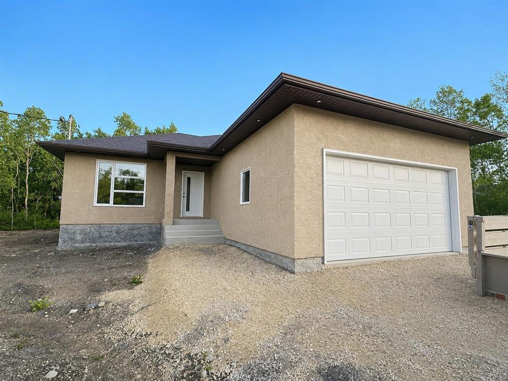 10 Tamarack Lane Property Photo 2