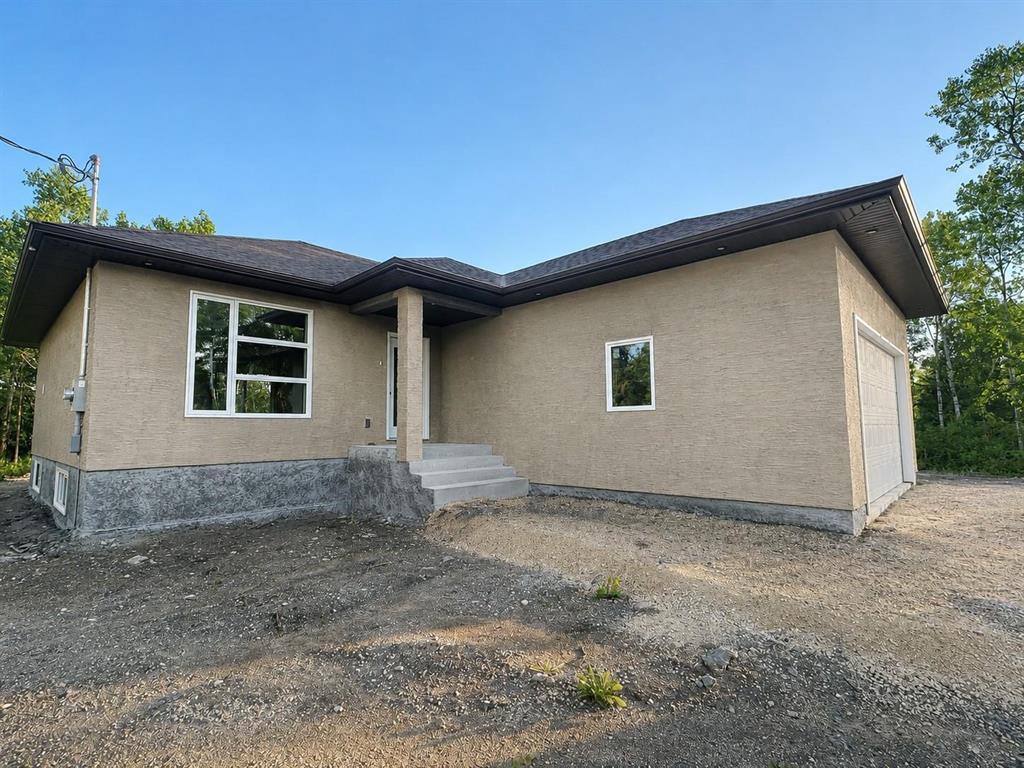 10 Tamarack Lane Property Photo 3