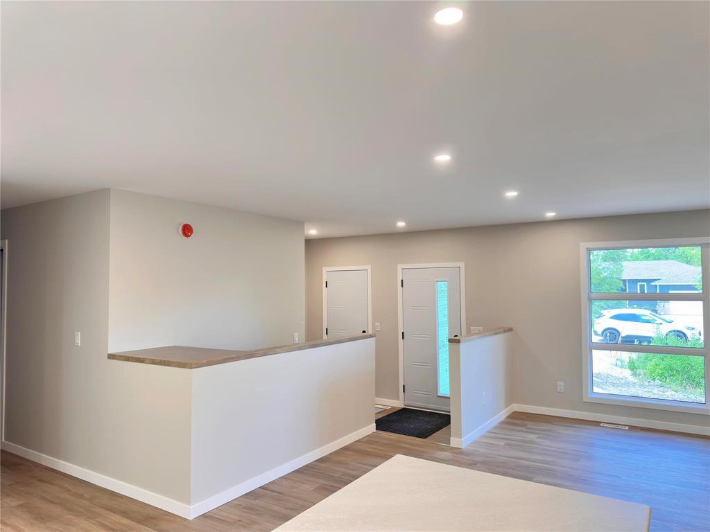 10 Tamarack Lane Property Photo 6