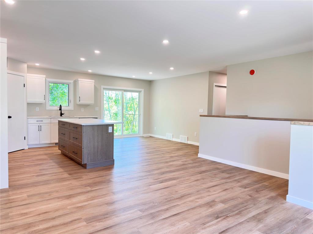 10 Tamarack Lane Property Photo 8