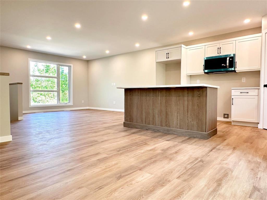 10 Tamarack Lane Property Photo 15
