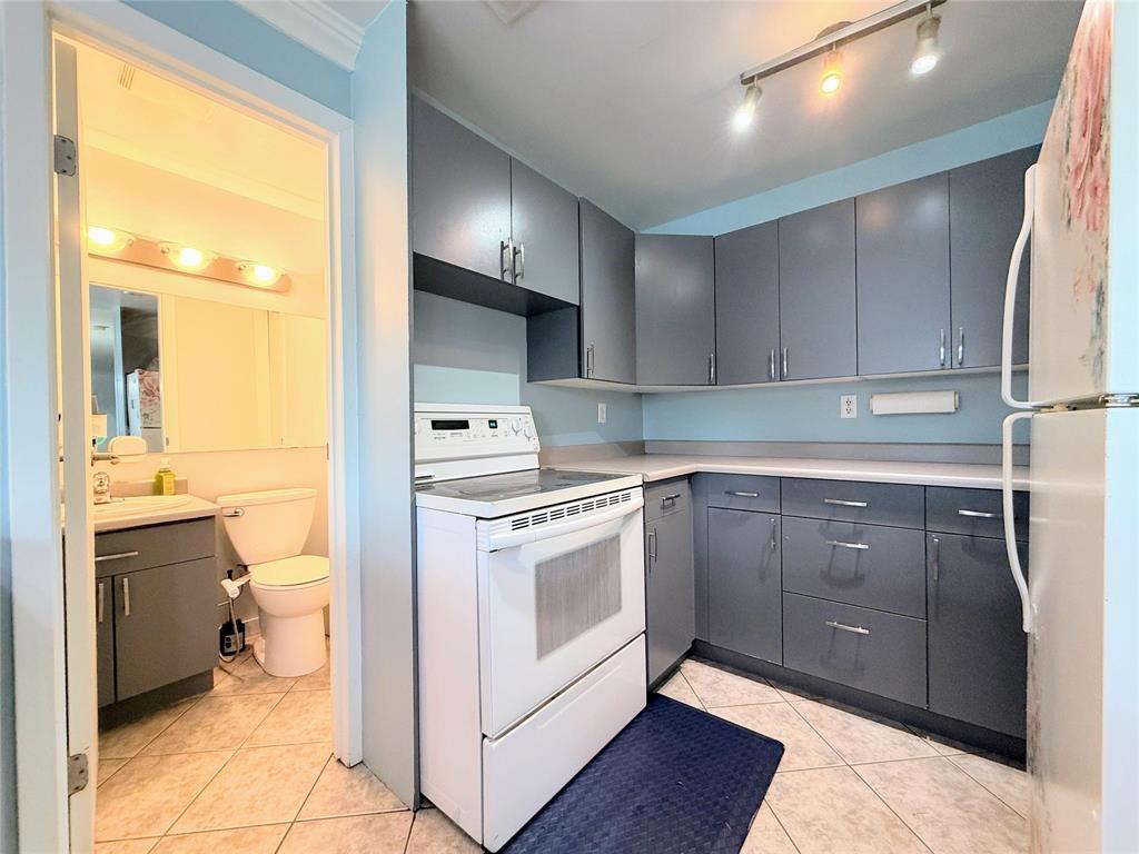341 Lily Street Property Photo 4