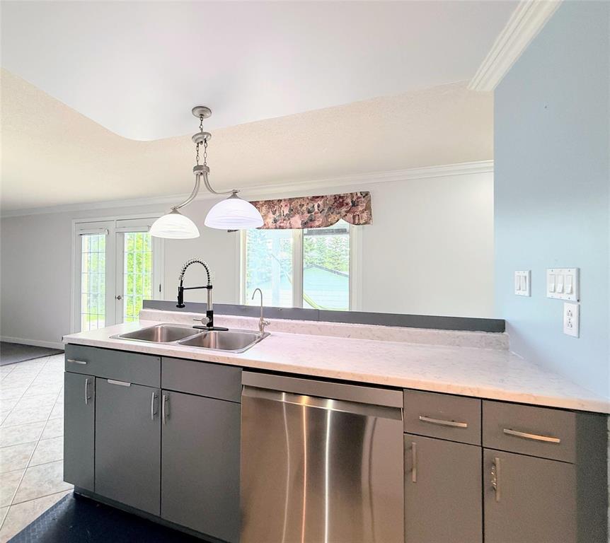 341 Lily Street Property Photo 5