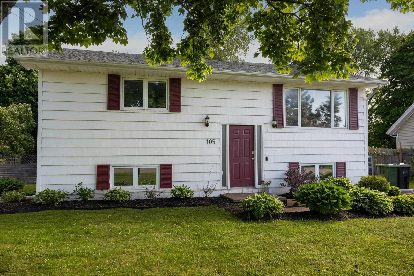 105 Glenafton Drive Property Photo 3