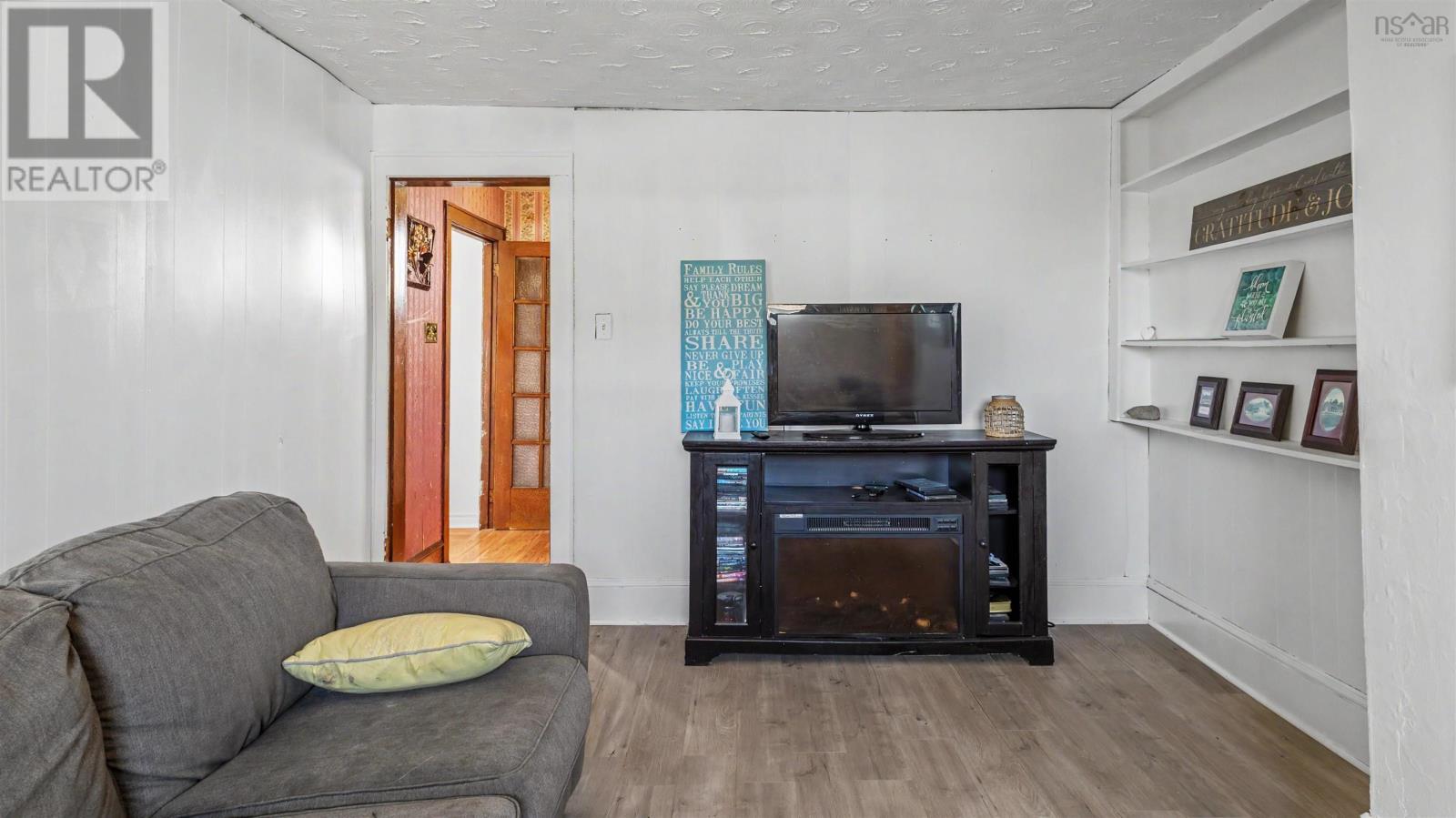 6 Grove Street Property Photo 14