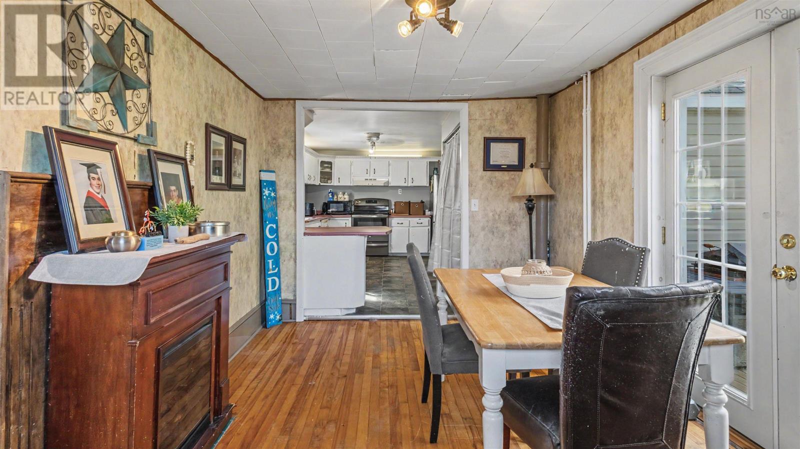 6 Grove Street Property Photo 17