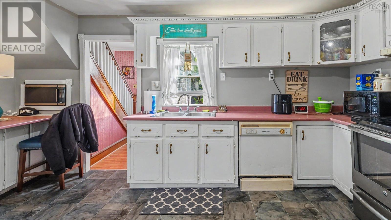 6 Grove Street Property Photo 18