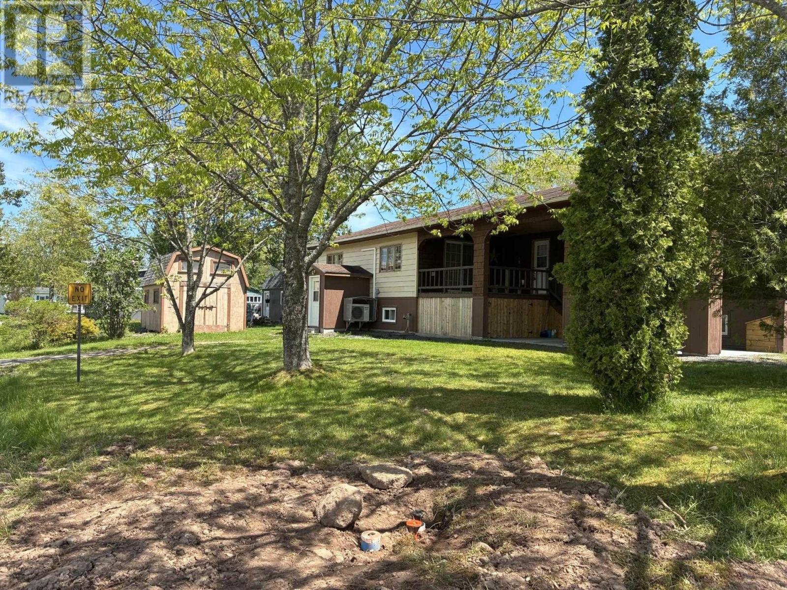178 Twining Property Photo 4