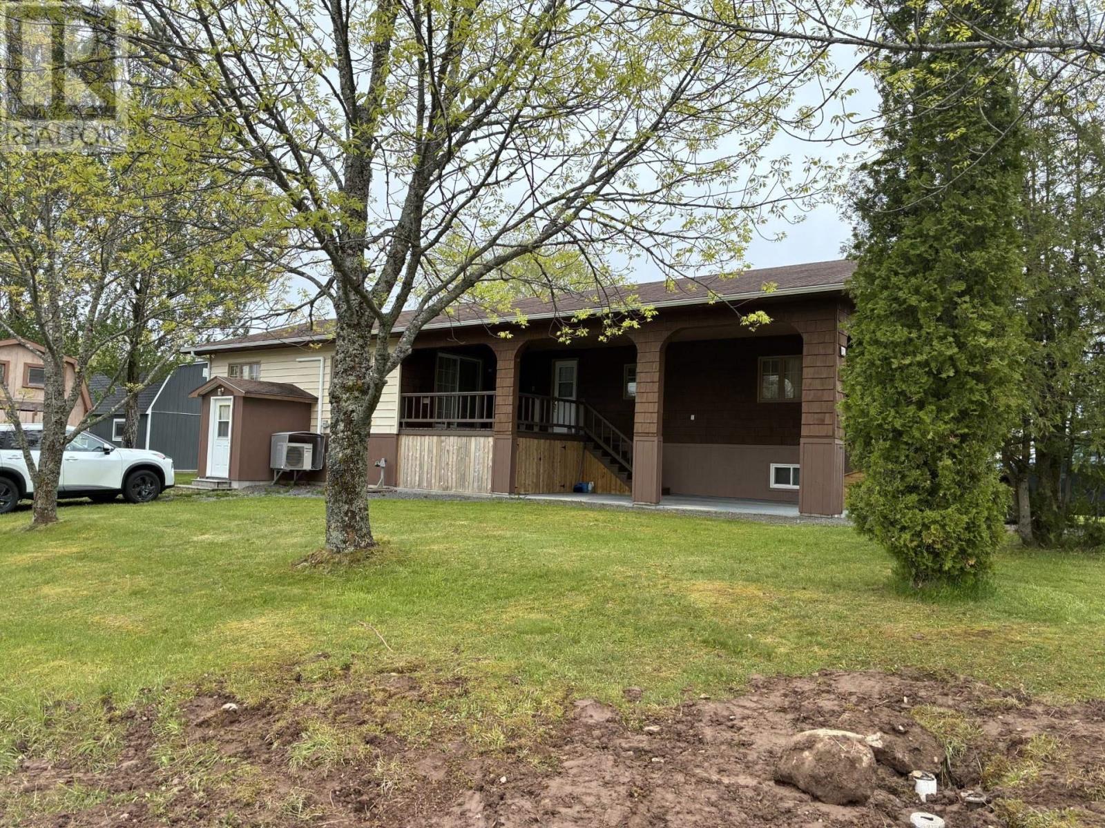 178 Twining Property Photo 5