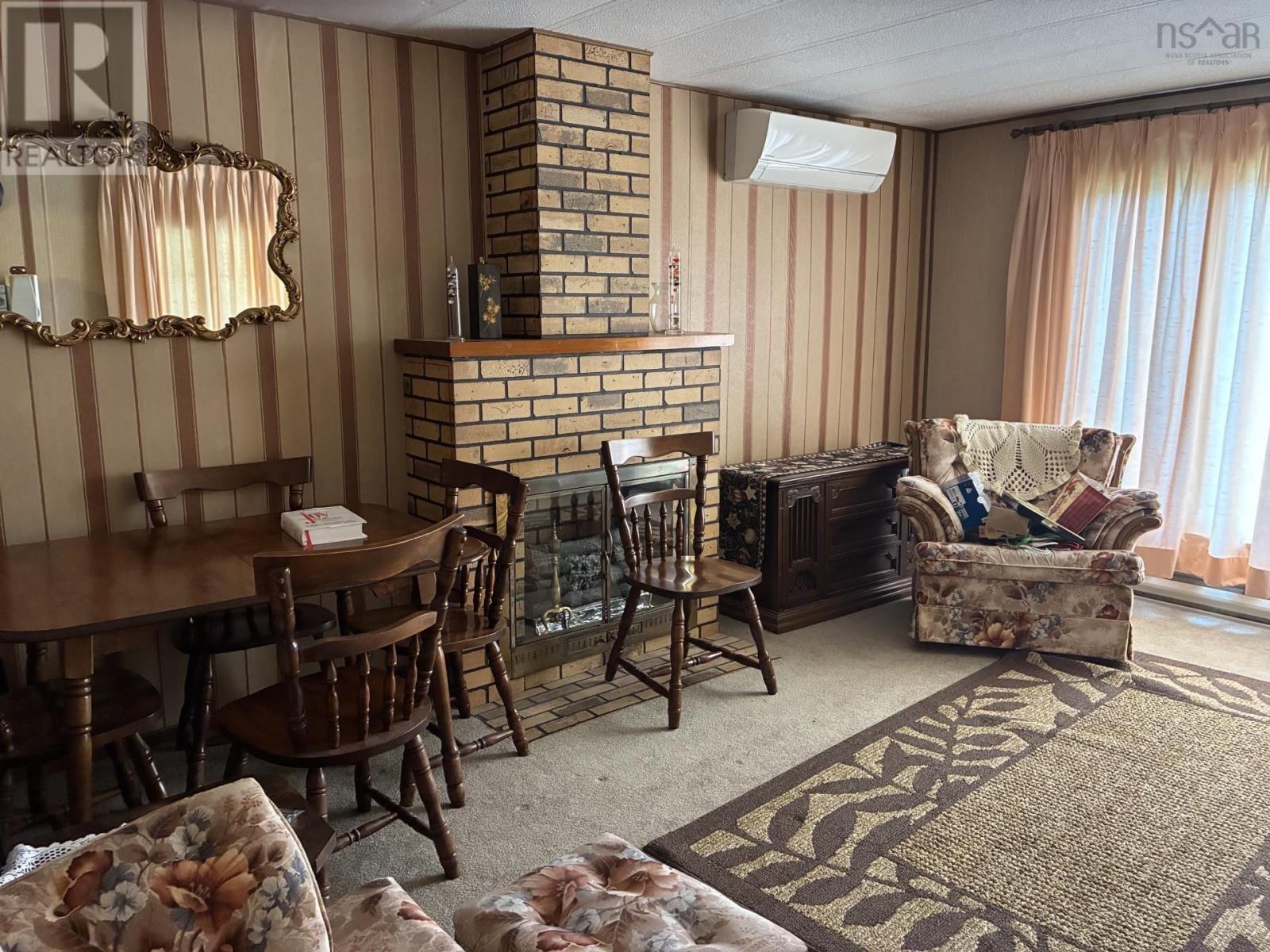 178 Twining Property Photo 7