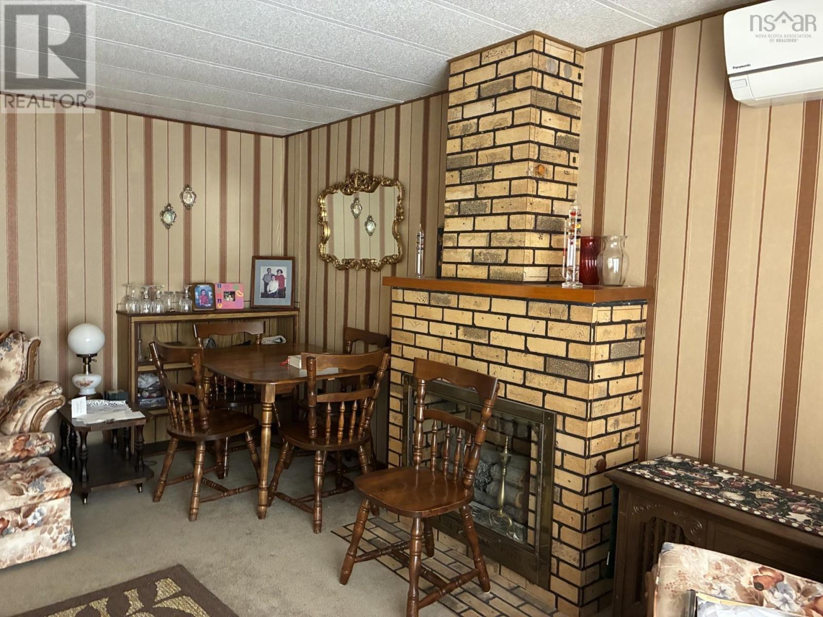 178 Twining Property Photo 8