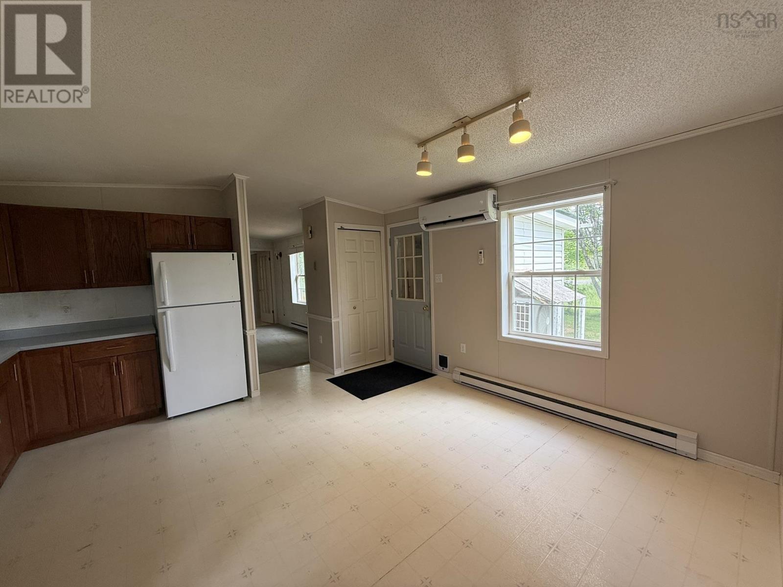 1061 Mountain Road Property Photo 4