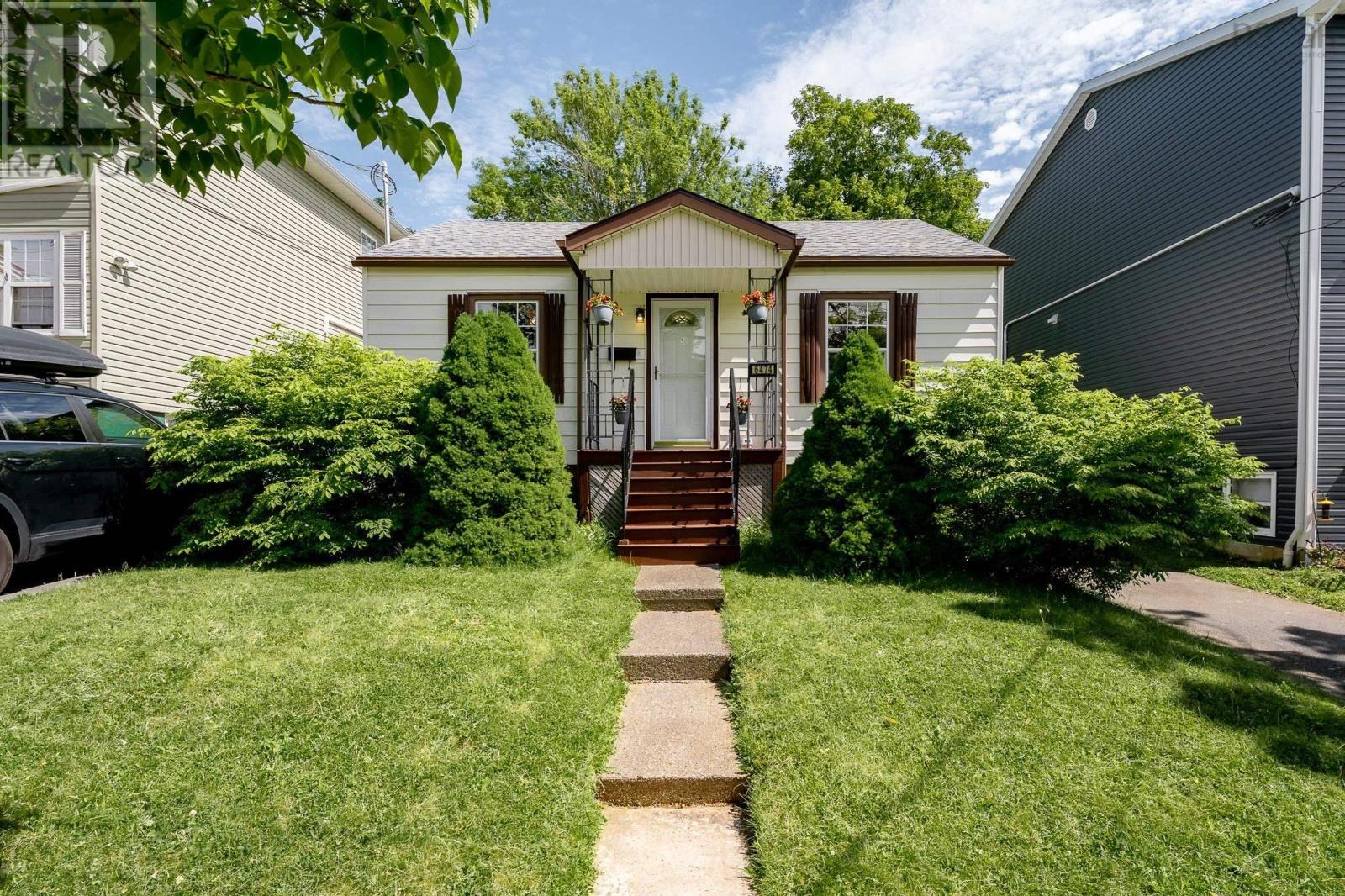 6474 Roslyn Road