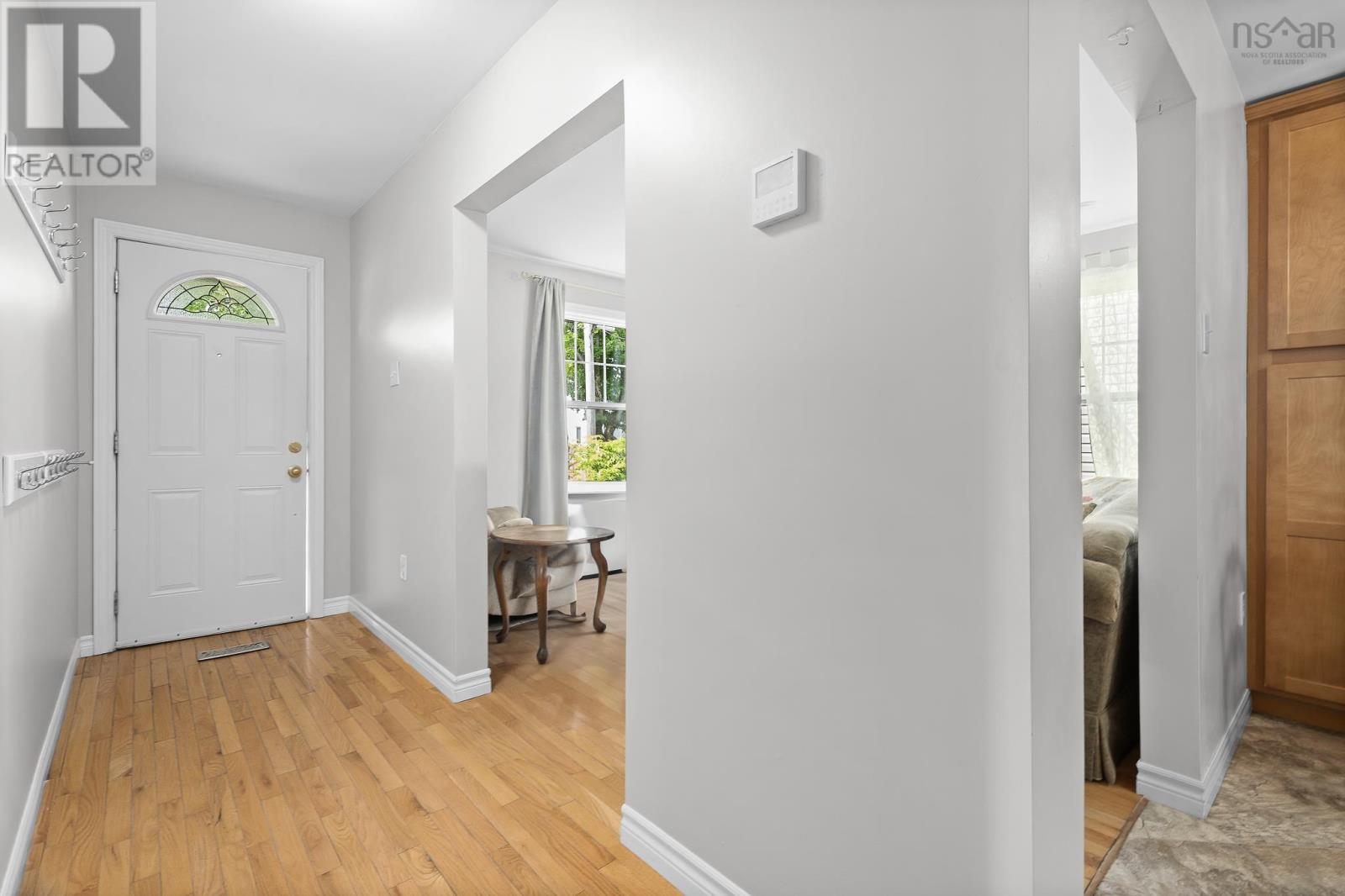 6474 Roslyn Road Property Photo 13