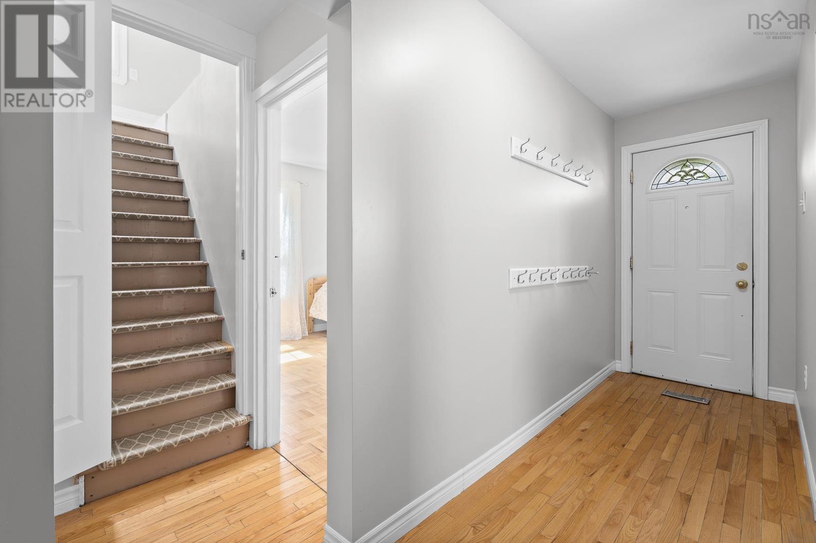 6474 Roslyn Road Property Photo 14