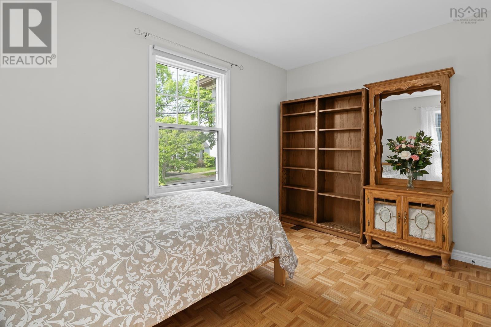 6474 Roslyn Road Property Photo 17