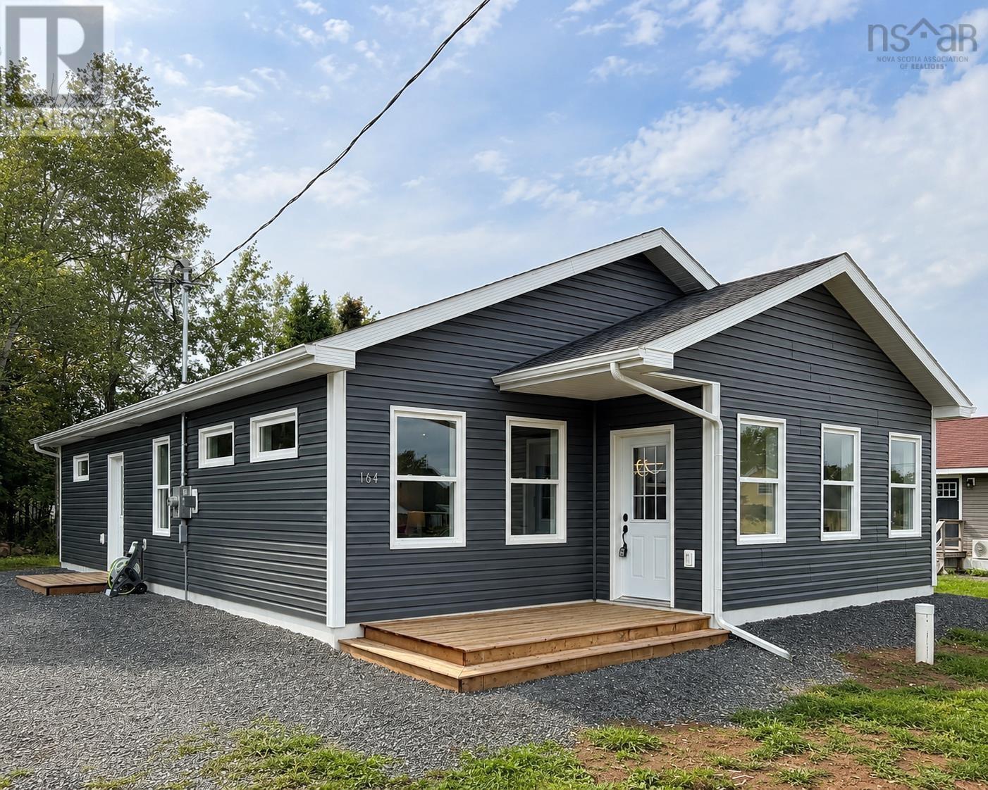 164 Oak Street Property Photo 1