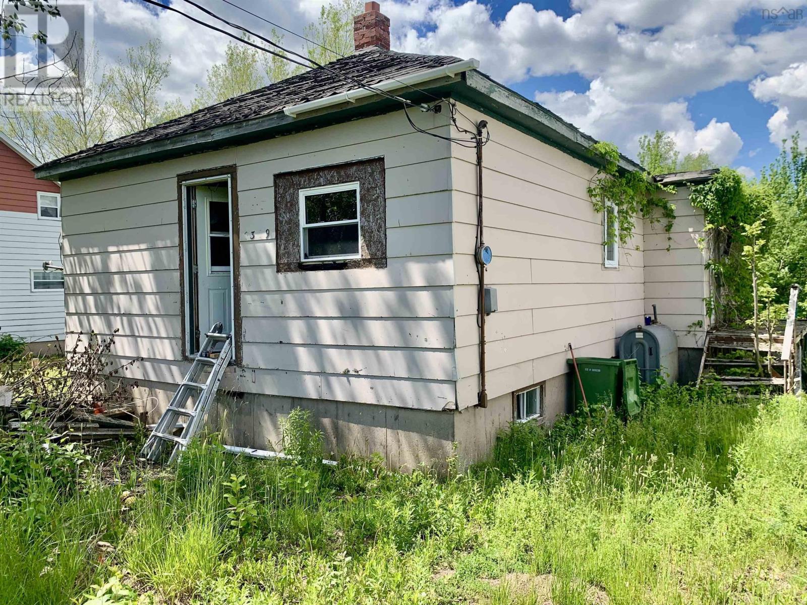 2399 Athol Road Property Photo 1