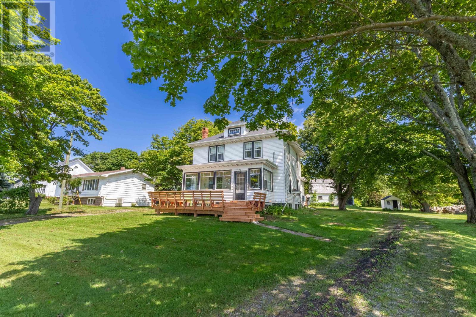 31 Breakwater Street Property Photo 1