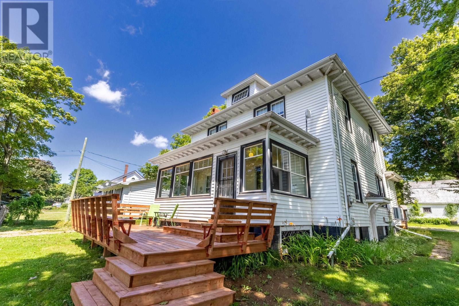 31 Breakwater Street Property Photo 2