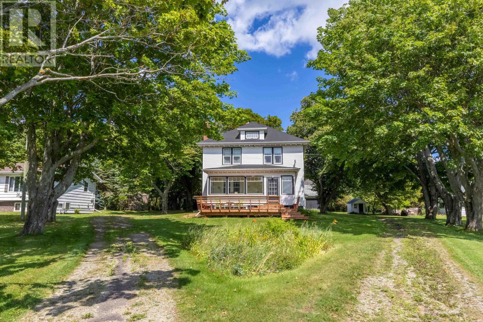 31 Breakwater Street Property Photo 3